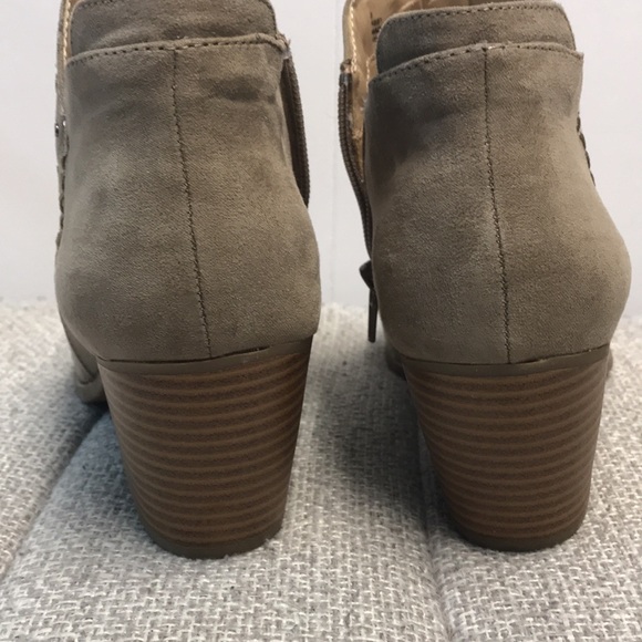 Lexi & Abbie - booties - o - Picture 5 of 8